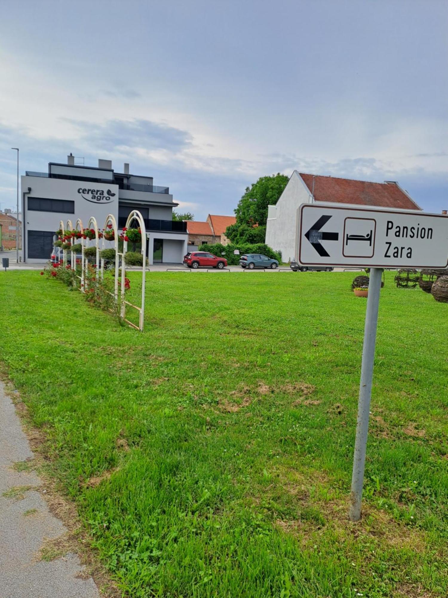 Accommodation Zara Vukovar Eksteriør billede